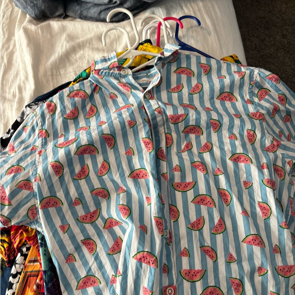 Assortment of Shirts (1), All same price, no damage minimal wear